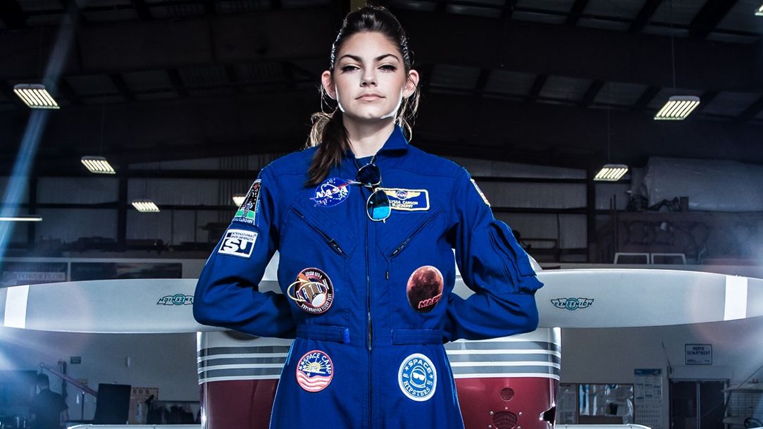 Je jí 21 let a chce být první na Marsu. Co dá mise i dobývání kosmu lidem?